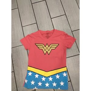 Wonder Woman Costume T-Shirt with Detachable Cape Red Blue Gold Stars XL